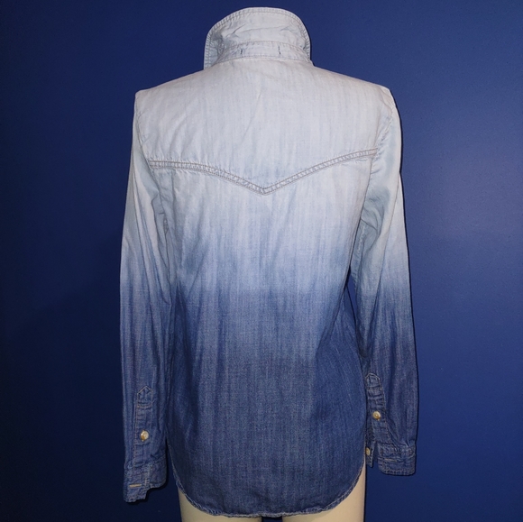 4/$20 EUC Forever 21 Ombre Denim Button Down Shirt Sz S - Picture 3 of 4